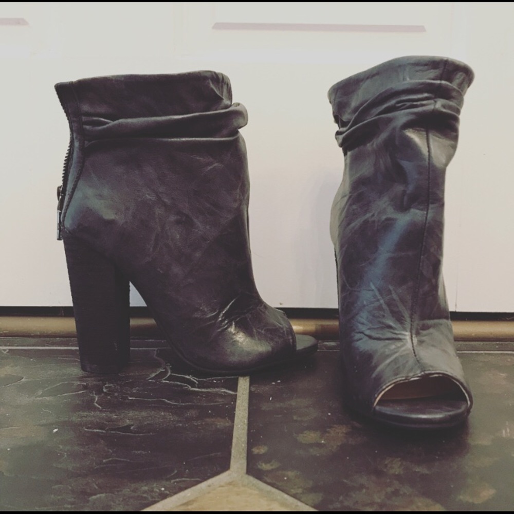 NWOT Kristin Cavallari Leather Open Toe Booties.